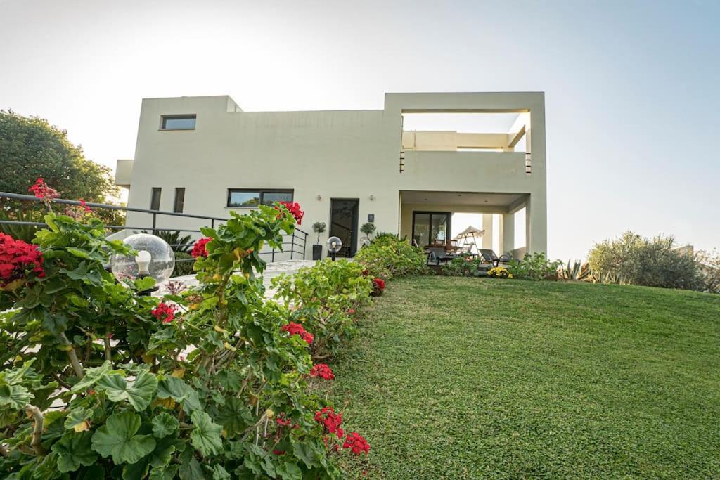 Villa Detoro Kambánion Exterior photo